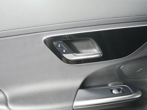 Used 2022 Mercedes-Benz C 300 Sedan image 12