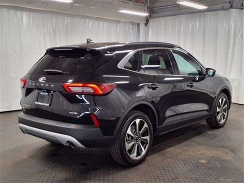 Certified 2023 Ford Escape Platinum image 30