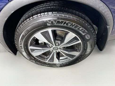 Used 2024 Nissan Murano SV image 11