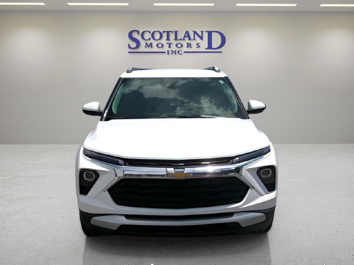 Used 2024 Chevrolet TrailBlazer LT FWD image 3