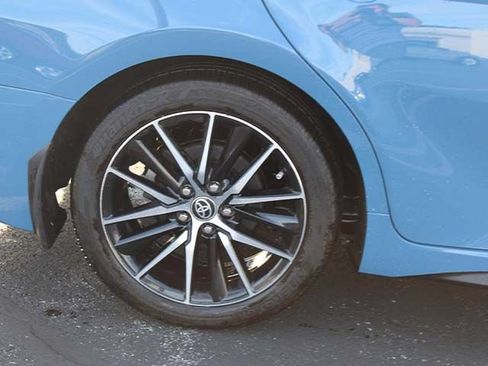 Used 2023 Toyota Camry SE FWD image 8