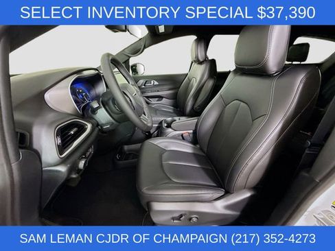 New 2026 Chrysler Voyager LX FWD image 20