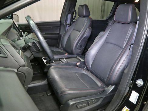 Certified 2023 Honda Odyssey Sport image 4