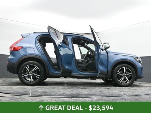 Used 2024 Volvo XC40 B5 Core image 75