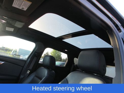 Used 2019 Chevrolet Blazer RS w/ Sun and Wheels Package image 7