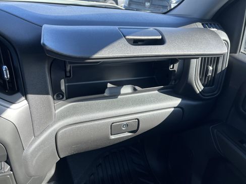 Used 2025 Chevrolet Silverado 1500 W/T image 32