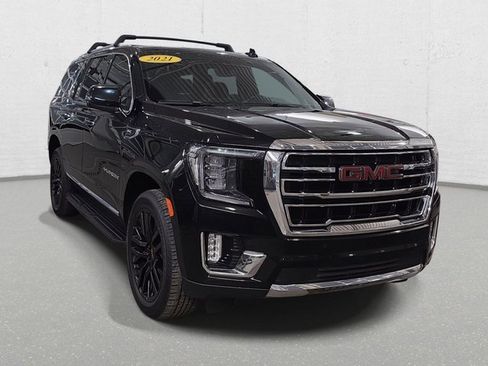 Used 2021 GMC Yukon SLT w/ SLT Premium Package image 3