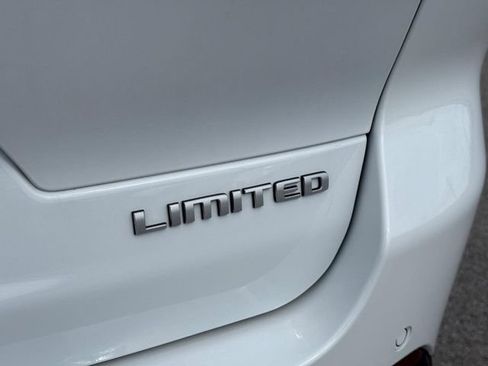 New 2026 Jeep Grand Cherokee L Limited w/ Luxury Tech Group II AWD/4WD image 6