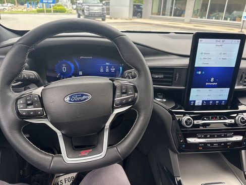 Used 2022 Ford Explorer ST w/ Equipment Group 401A image 11