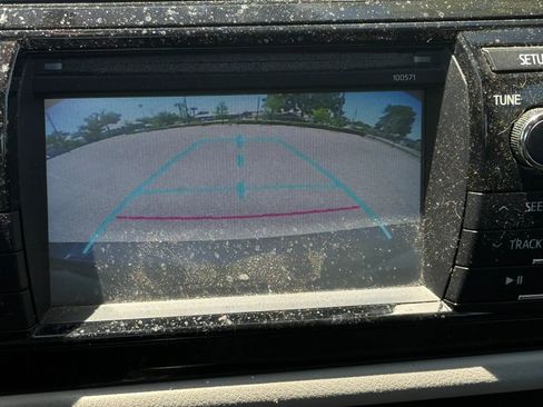 Used 2016 Toyota Corolla LE image 12