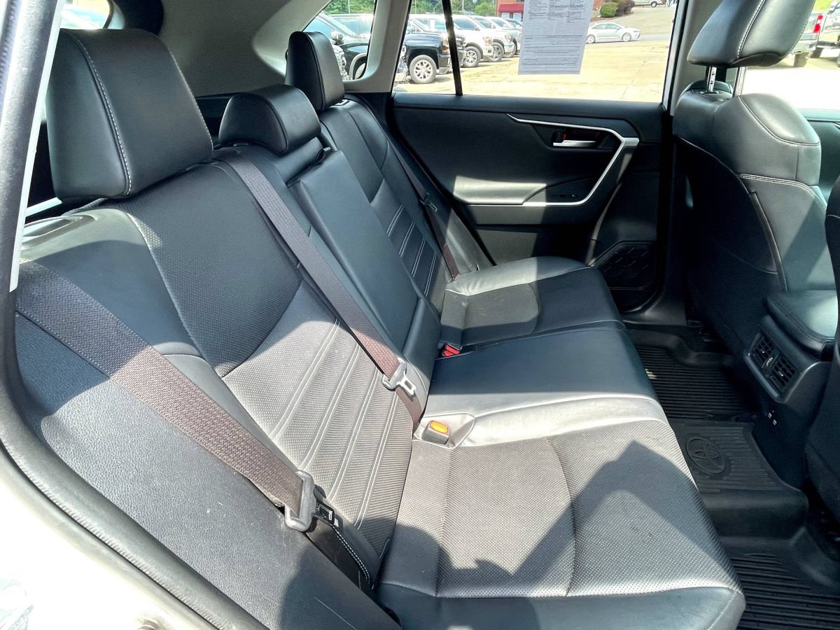 Used 2020 Toyota RAV4 Limited AWD/4WD image 13