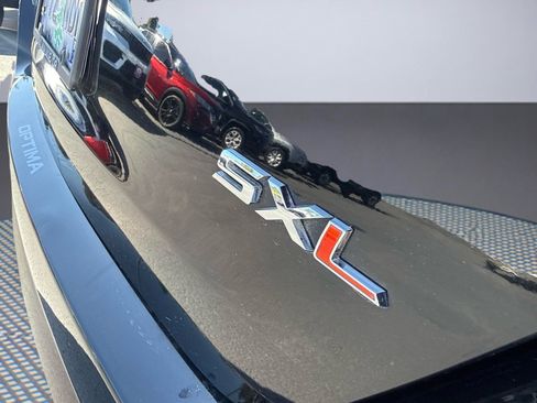 Used 2013 Kia Optima SX w/ Chrome Limited Pkg FWD image 7