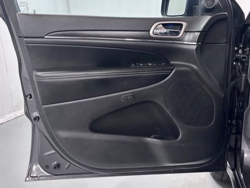 Used 2016 Jeep Grand Cherokee Limited AWD/4WD image 16