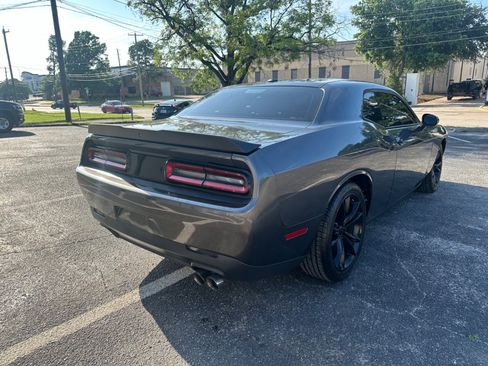Used 2018 Dodge Challenger SXT w/ Blacktop Package image 5