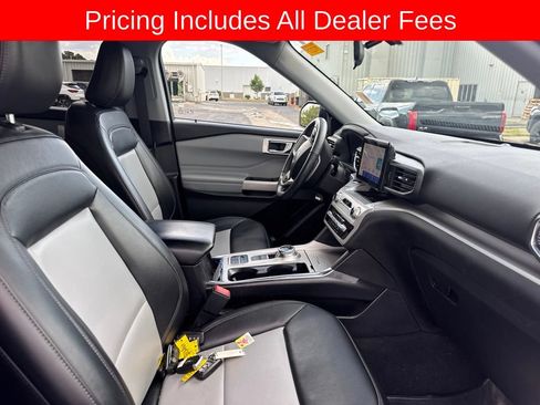 Used 2022 Ford Explorer XLT w/ Equipment Group 202A RWD image 11