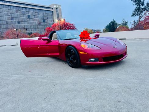 Used 2005 Chevrolet Corvette Coupe w/ Preferred Equipment Group RWD image 40