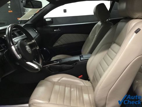 Used 2013 Ford Mustang Premium RWD image 31