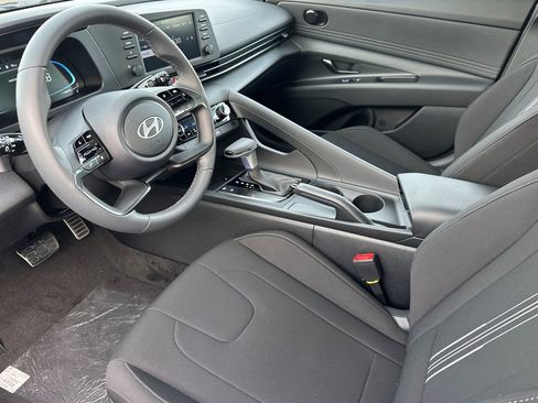 Used 2026 Hyundai Elantra Sport FWD image 13