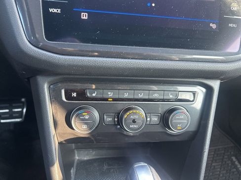 Used 2021 Volkswagen Tiguan SE R-Line image 27