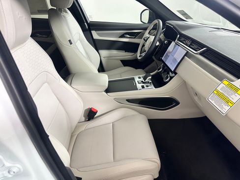 Used 2026 Jaguar F-PACE R-Dynamic S AWD/4WD image 19