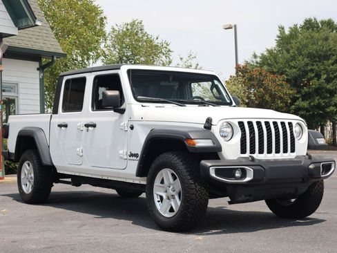 Used 2023 Jeep Gladiator Sport AWD/4WD image 7