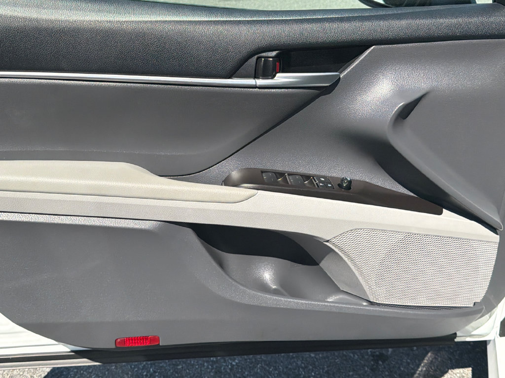 Used 2024 Toyota Camry LE FWD image 10