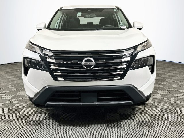 Used 2024 Nissan Rogue SV FWD image 3