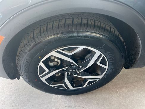 Used 2025 Kia Sportage LX image 30