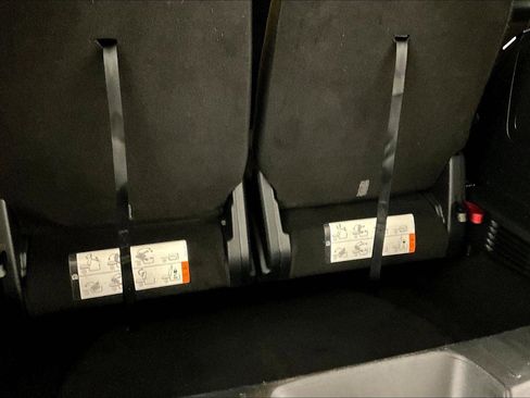 Used 2017 Ford Explorer XLT image 35