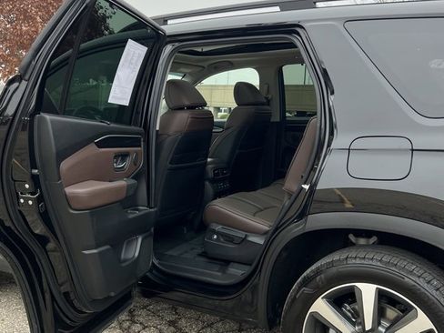 Certified 2025 Honda Pilot Elite image 32