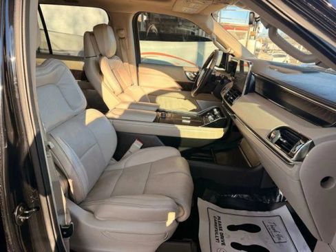 Used 2018 Lincoln Navigator L Reserve w/ Technology Package image 25