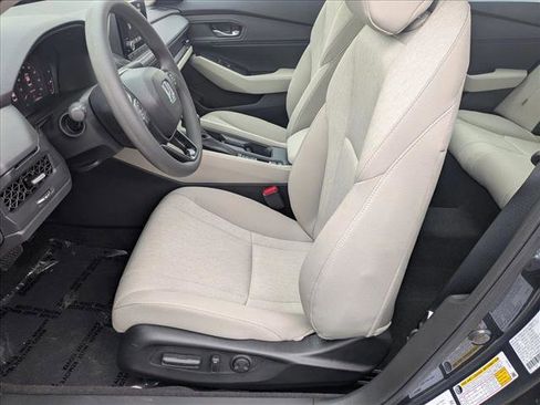 Used 2025 Honda Accord SE image 16