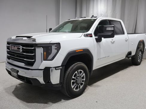 Used 2025 GMC Sierra 3500 SLE w/ Preferred Package AWD/4WD image 7