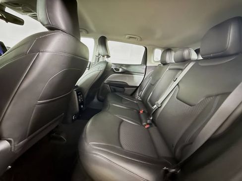 Used 2022 Jeep Compass Latitude AWD/4WD image 27