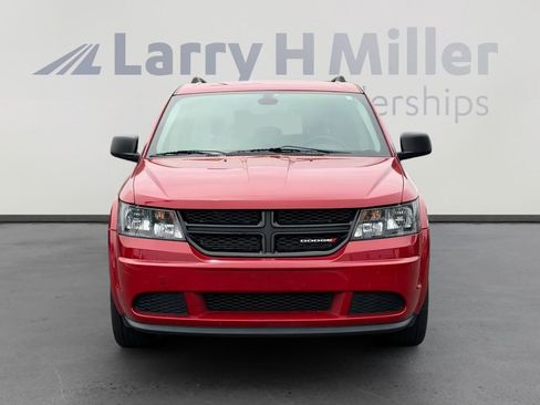 Used 2020 Dodge Journey SE w/ SE Popular Equipment Group FWD image 4