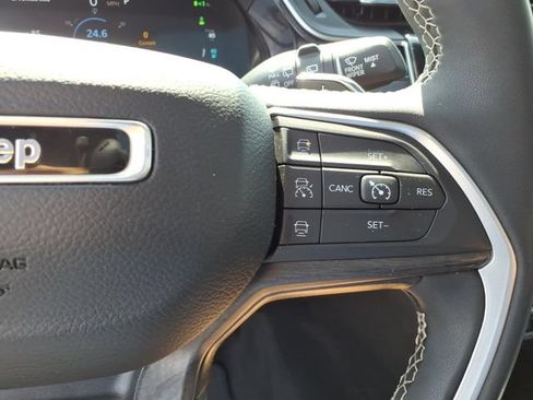 Used 2024 Jeep Grand Cherokee Limited 4xe AWD/4WD image 11