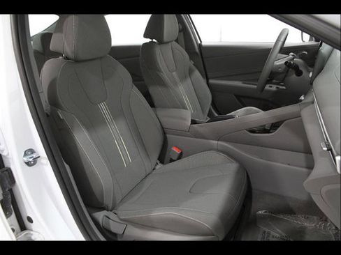 Used 2025 Hyundai Elantra Sport image 15