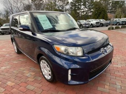 Used 2014 Scion xB image 3