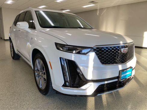 Used 2024 Cadillac XT6 Premium Luxury w/ Technology Package image 5