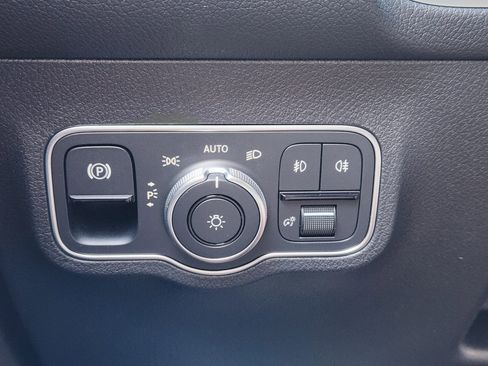 New 2026 Mercedes-Benz GLB 250 image 22