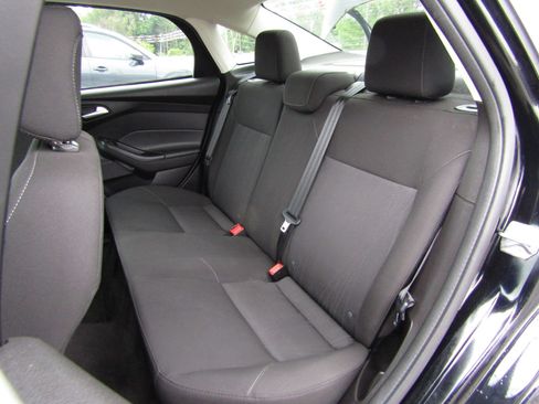 Used 2018 Ford Focus SE image 20