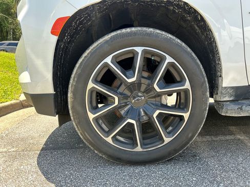 Used 2023 Chevrolet Tahoe RST w/ Luxury Package image 7