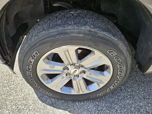 Used 2020 Ford F150 Lariat w/ Equipment Group 502A Luxury AWD/4WD image 7