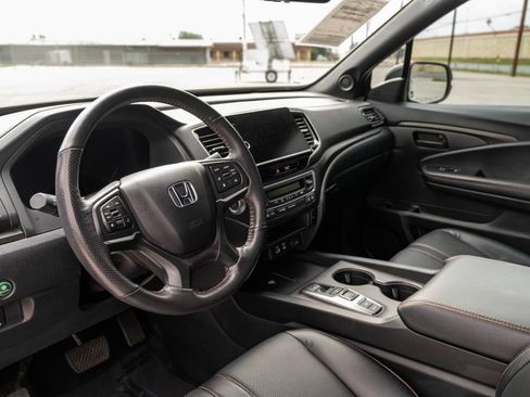 Used 2025 Honda Ridgeline TrailSport image 14