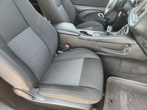 Used 2022 Dodge Challenger SXT RWD image 13
