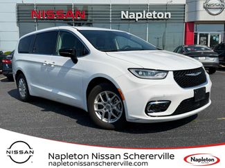Used 2024 Chrysler Pacifica Touring-L FWD video 1