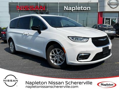 Used 2024 Chrysler Pacifica Touring-L