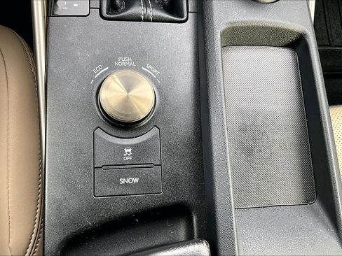 Used 2017 Lexus IS 300 AWD image 28