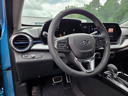 New 2026 Chevrolet Trax LT w/ Sunroof Package FWD image 11