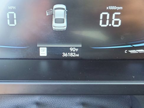 Used 2025 Hyundai Elantra Sport FWD image 27